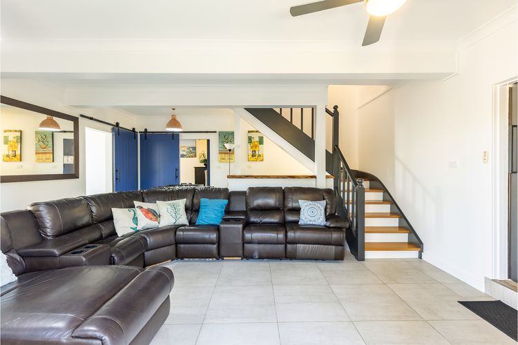 Away @ Nelson Bay, 29 Wollomi Ave – Spacious family home with water views, pet friendly, WIFI & aircon