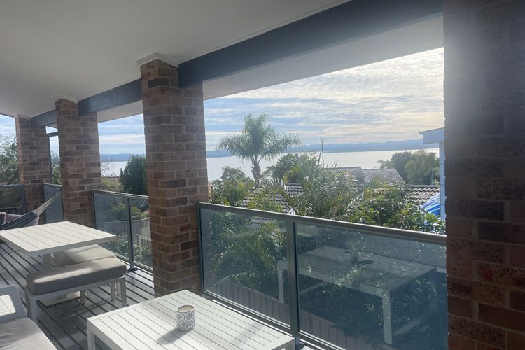 Away @ Nelson Bay, 29 Wollomi Ave – Spacious family home with water views, pet friendly, WIFI & aircon