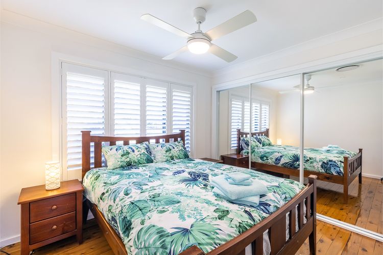 Away @ Nelson Bay, 29 Wollomi Ave – Spacious family home with water views, pet friendly, WIFI & aircon