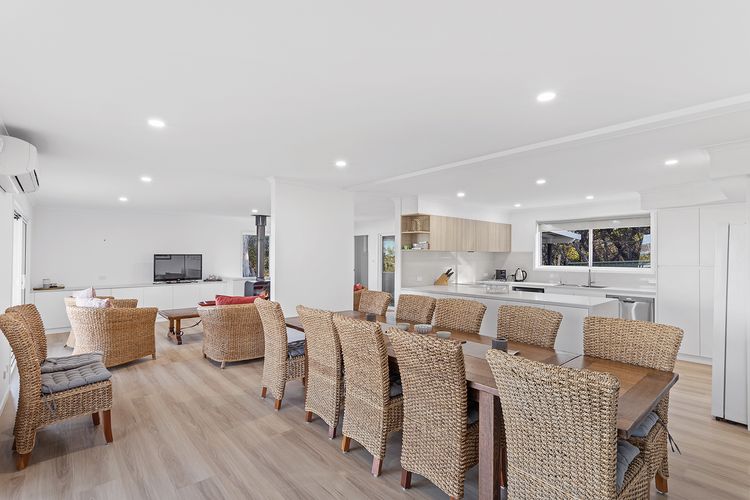 Island View – 80 Lentara St – Large Family Home, Pool, WIFI and Sweeping Views of Fingal