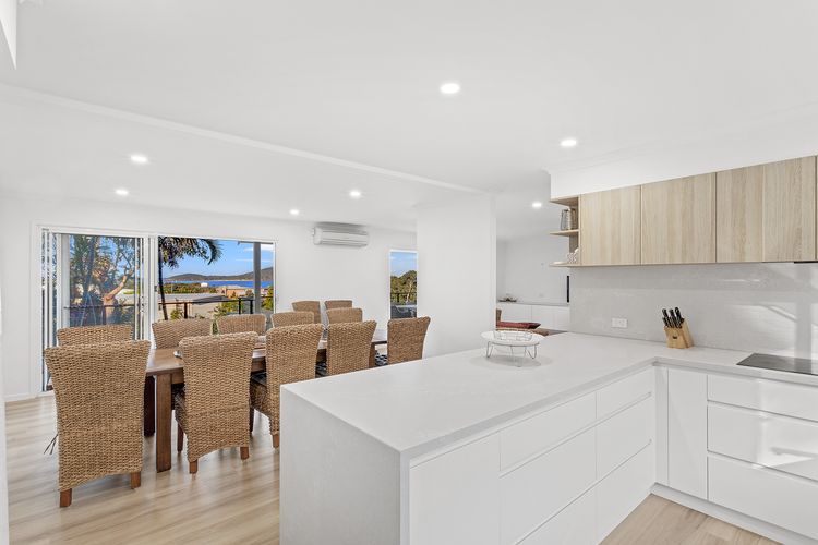Island View – 80 Lentara St – Large Family Home, Pool, WIFI and Sweeping Views of Fingal