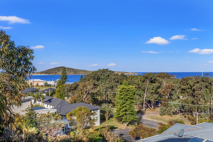 Island View – 80 Lentara St – Large Family Home, Pool, WIFI and Sweeping Views of Fingal
