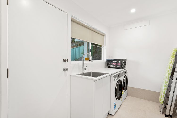 Island View – 80 Lentara St – Large Family Home, Pool, WIFI and Sweeping Views of Fingal