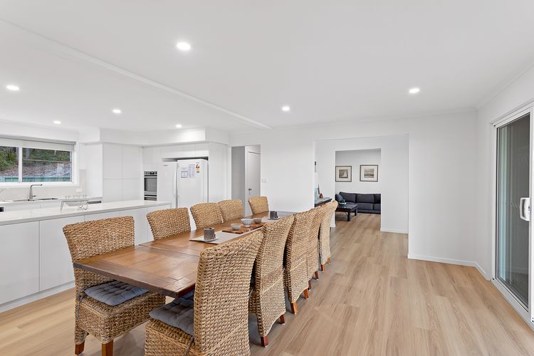 Island View – 80 Lentara St – Large Family Home, Pool, WIFI and Sweeping Views of Fingal