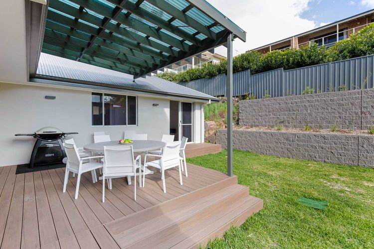 Iluka, 46 Soldiers Point Rd – Stunning Air Conditioned house with WIFI & Water Views