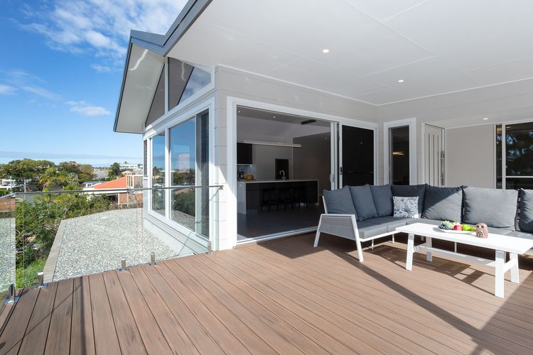 Iluka, 46 Soldiers Point Rd – Stunning Air Conditioned house with WIFI & Water Views
