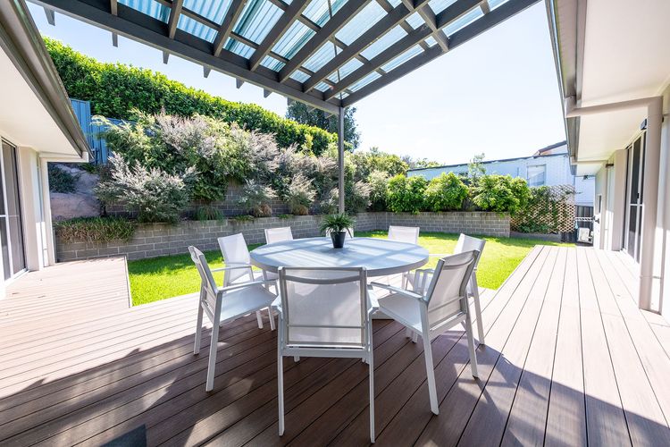 Iluka, 46 Soldiers Point Rd – Stunning Air Conditioned house with WIFI & Water Views
