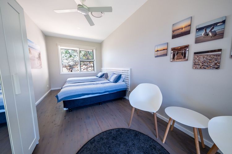 Iluka, 46 Soldiers Point Rd – Stunning Air Conditioned house with WIFI & Water Views