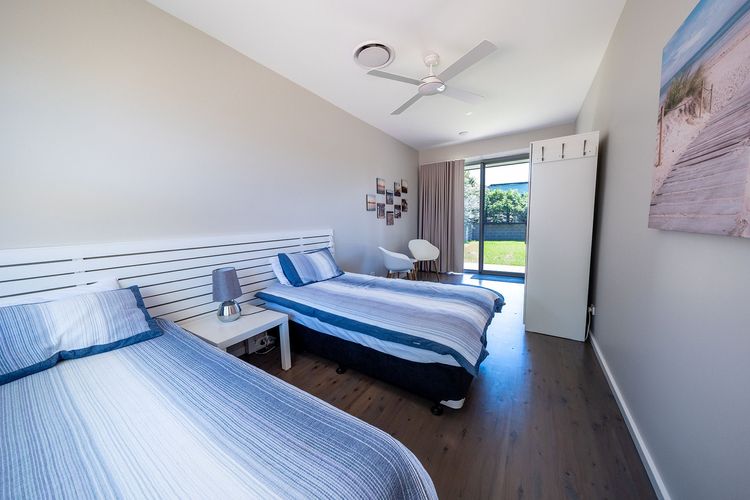 Iluka, 46 Soldiers Point Rd – Stunning Air Conditioned house with WIFI & Water Views