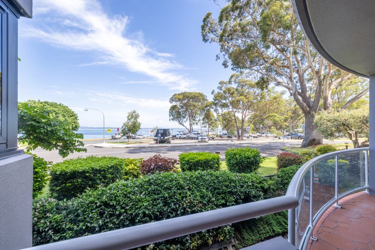 Florentine, 3/11 Columbia Cl – Lift, Linen and Sensational Waterviews