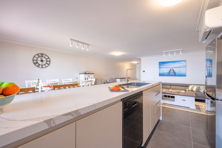 Florentine, 3/11 Columbia Cl – Lift, Linen and Sensational Waterviews