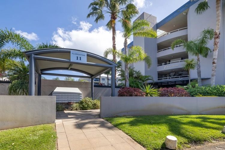 Florentine, 3/11 Columbia Cl – sensational views and air conditioning