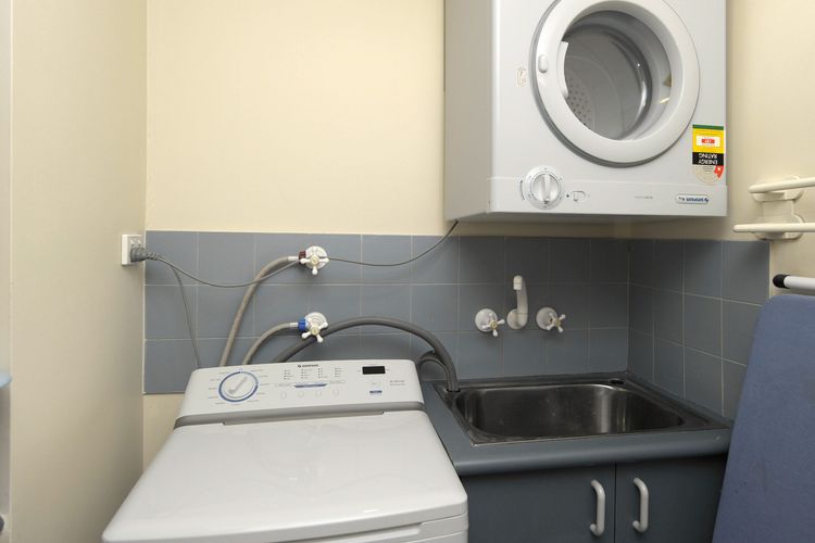 Florentine, 3/11 Columbia Cl – Lift, Linen and Sensational Waterviews