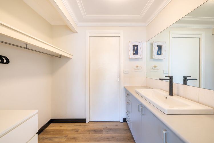 Florentine, 3/11 Columbia Cl – Lift, Linen and Sensational Waterviews