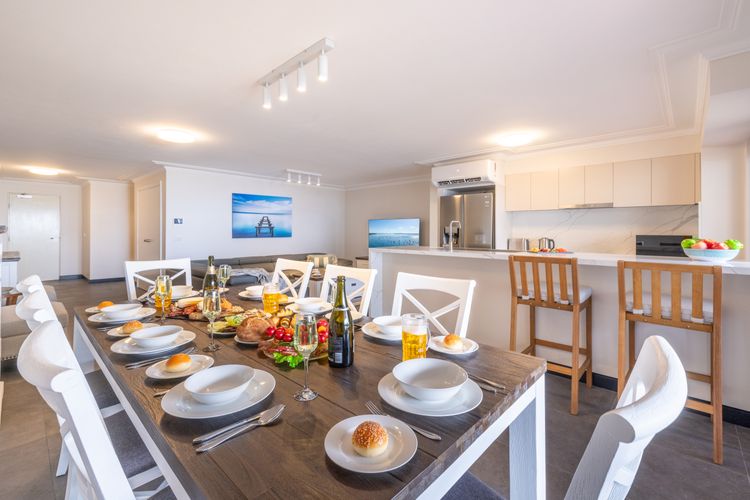 Florentine, 3/11 Columbia Cl – Lift, Linen and Sensational Waterviews