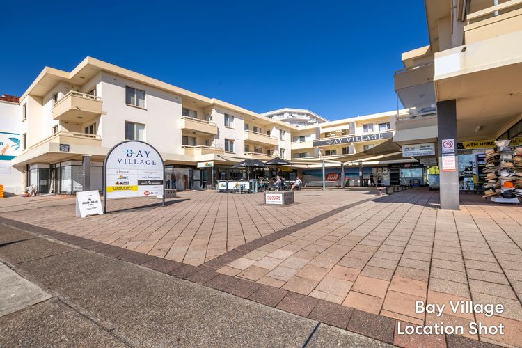Shoal Court, 4/7 Lillian St – water views , linen, bed making