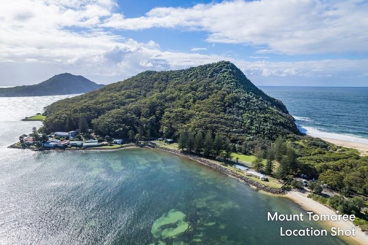 Promenade 12, 8 Intrepid Cl – fantastic waterfront unit with air con and Wifi