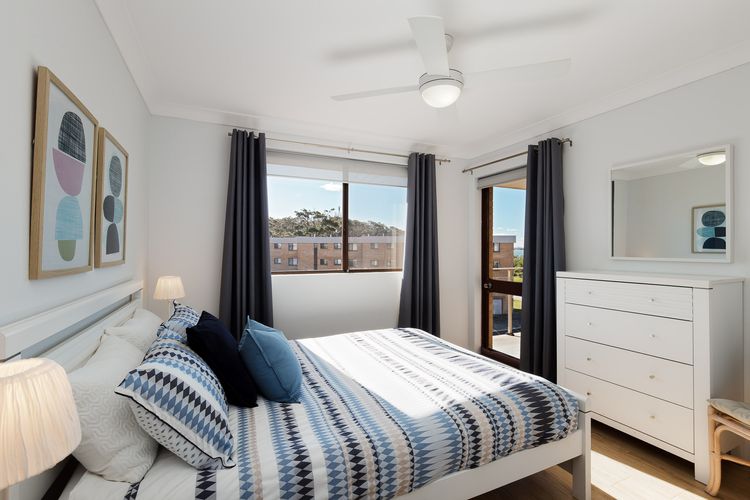 Promenade 12, 8 Intrepid Cl – fantastic waterfront unit with air con and Wifi