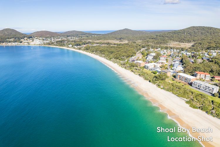 Promenade 12, 8 Intrepid Cl – fantastic waterfront unit with air con and Wifi