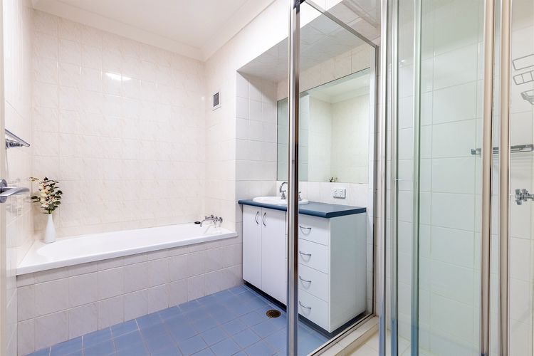 Florentine, 14/11 Columbia Cl – – AIRCON, WIFI, UNSURPASSED WATER VIEWS
