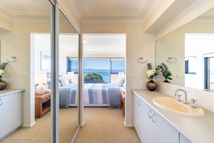 Florentine, 14/11 Columbia Cl – – AIRCON, WIFI, UNSURPASSED WATER VIEWS