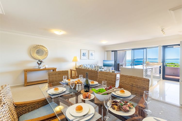 Florentine, 14/11 Columbia Cl – – AIRCON, WIFI, UNSURPASSED WATER VIEWS