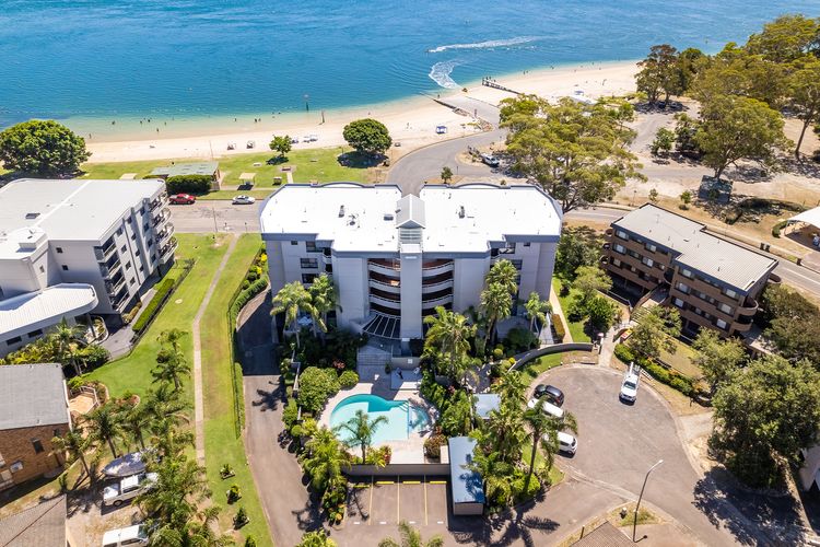 Florentine, 14/11 Columbia Cl – – AIRCON, WIFI, UNSURPASSED WATER VIEWS