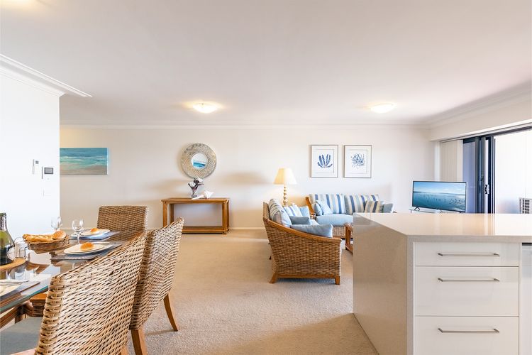 Florentine, 14/11 Columbia Cl – – AIRCON, WIFI, UNSURPASSED WATER VIEWS
