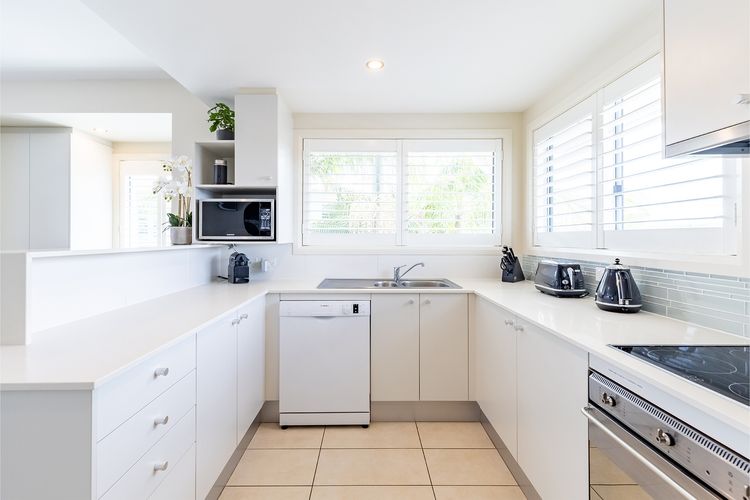 Pacific Blue  278/265 Sandy Pt Rd- Dual Key Access, WIFI, Linen and Air Conditioning