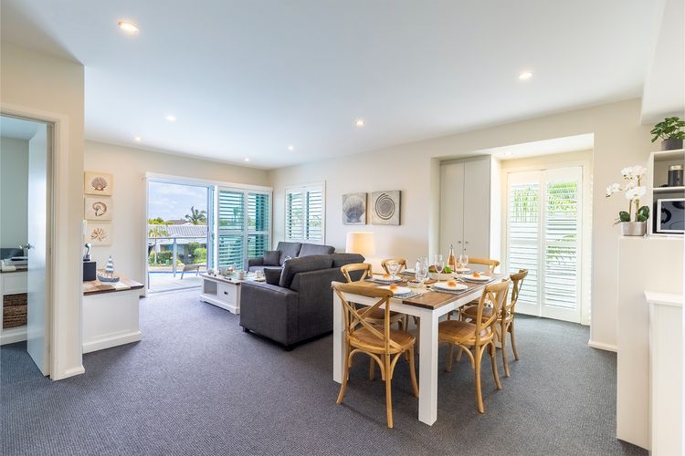 Pacific Blue  278/265 Sandy Pt Rd- Dual Key Access, WIFI, Linen and Air Conditioning