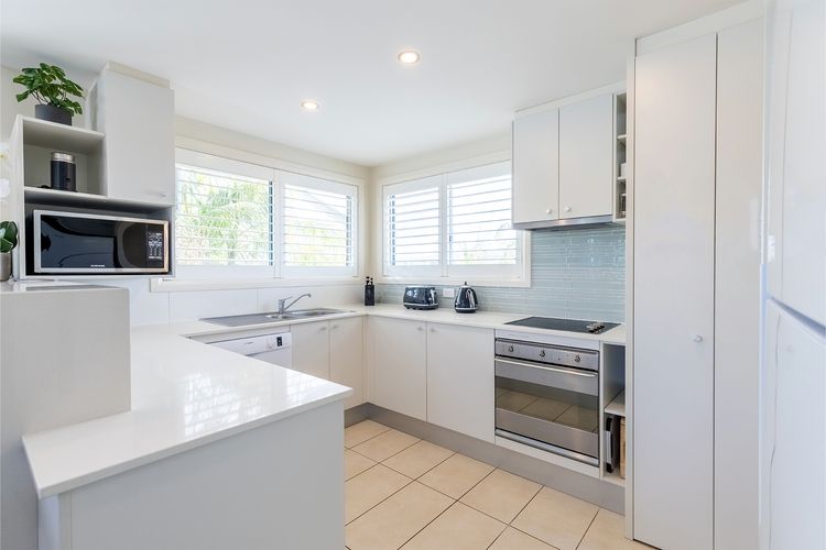 Pacific Blue  278/265 Sandy Pt Rd- Dual Key Access, WIFI, Linen and Air Conditioning