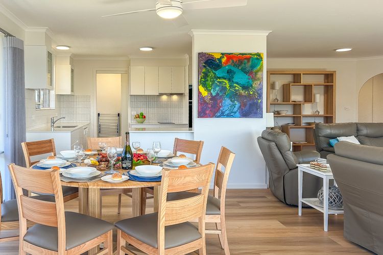 Albacore 7, 12-14 Ondine Close – waterfront, pool, lift & views