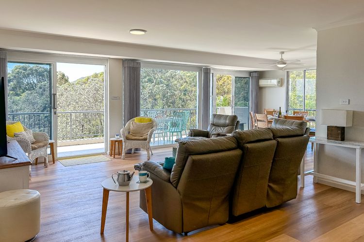 Albacore 7, 12-14 Ondine Close – waterfront, pool, lift & views