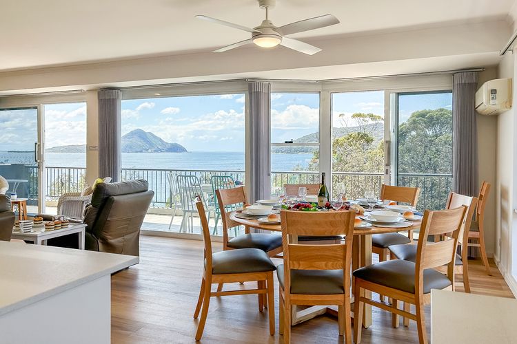 Albacore 7, 12-14 Ondine Close – waterfront, pool, lift & views