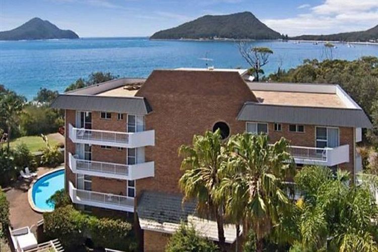 Albacore 7, 12-14 Ondine Close – waterfront, pool, lift & views