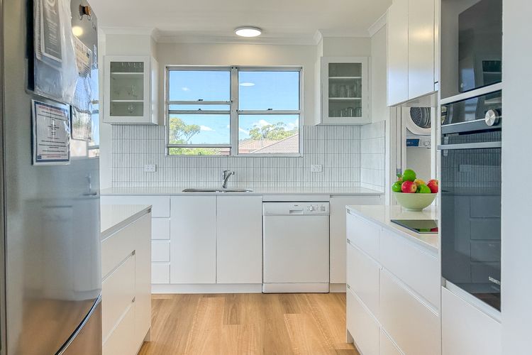 Albacore 7, 12-14 Ondine Close – waterfront, pool, lift & views