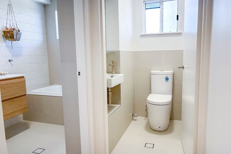 Albacore 7, 12-14 Ondine Close – waterfront, pool, lift & views