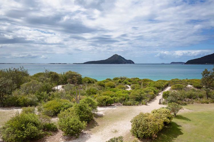 Intrepid, 11/3 Intrepid Close – Absolute Beachfront Bliss