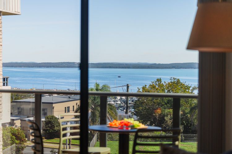 Portside 18 1 Donald Street water views WiFi and Air Conditioning