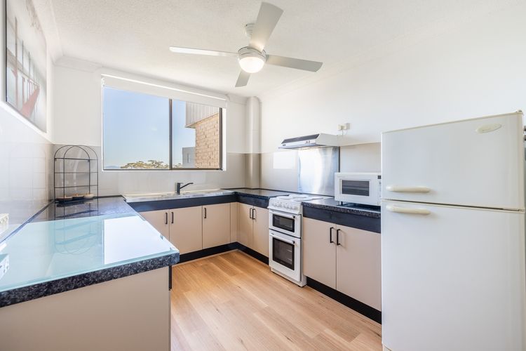Portside 18 1 Donald Street water views WiFi and Air Conditioning