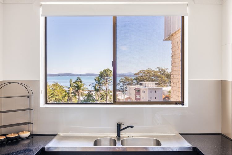 Portside 18 1 Donald Street water views WiFi and Air Conditioning