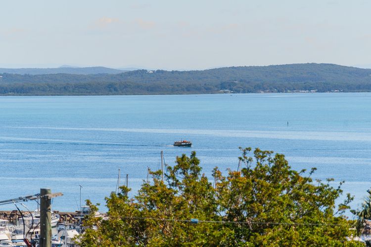 Portside 18 1 Donald Street water views WiFi and Air Conditioning