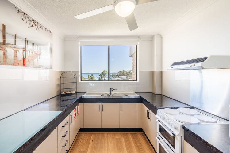 Portside 18 1 Donald Street water views WiFi and Air Conditioning