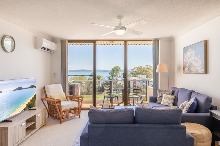 Portside 18 1 Donald Street water views WiFi and Air Conditioning
