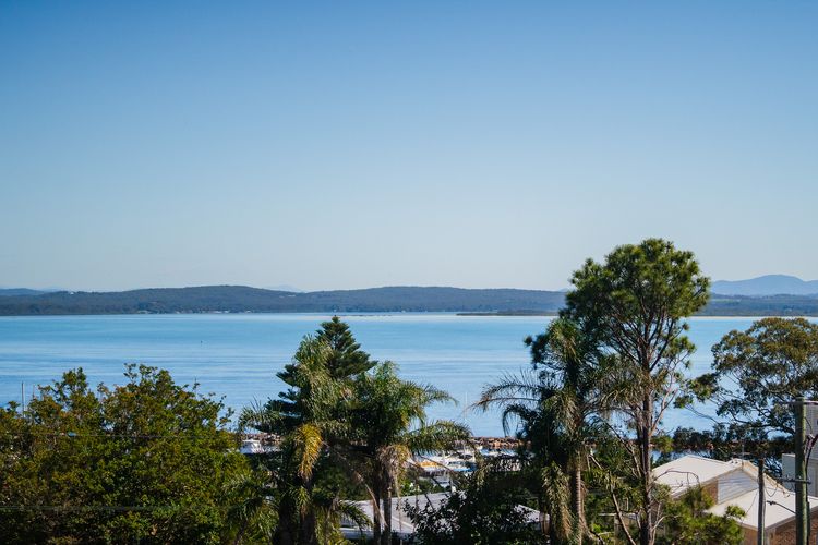 Portside 18 1 Donald Street water views WiFi and Air Conditioning