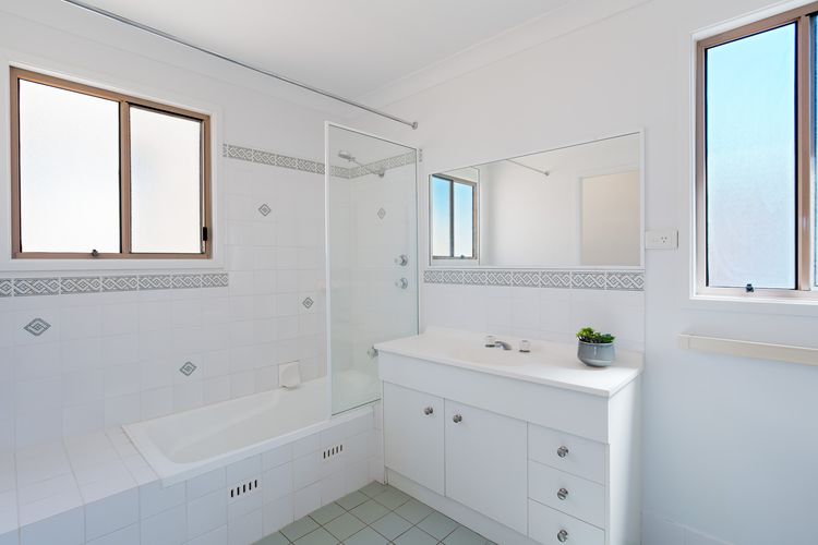 Main bathroom upstairs