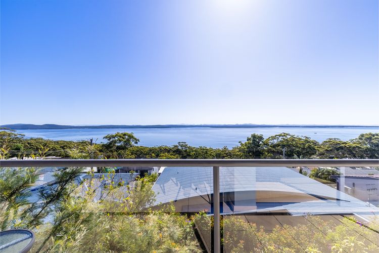 High View, 23 Wollomi Ave – perfect coastal getaway,  with stunning water views and WIFI