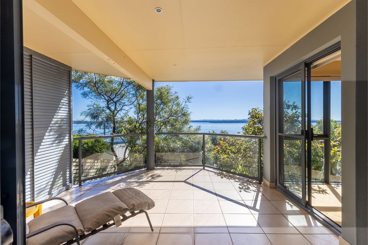 High View, 23 Wollomi Ave – perfect coastal getaway,  with stunning water views and WIFI
