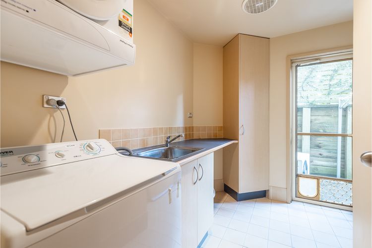 High View, 23 Wollomi Ave – perfect coastal getaway,  with stunning water views and WIFI