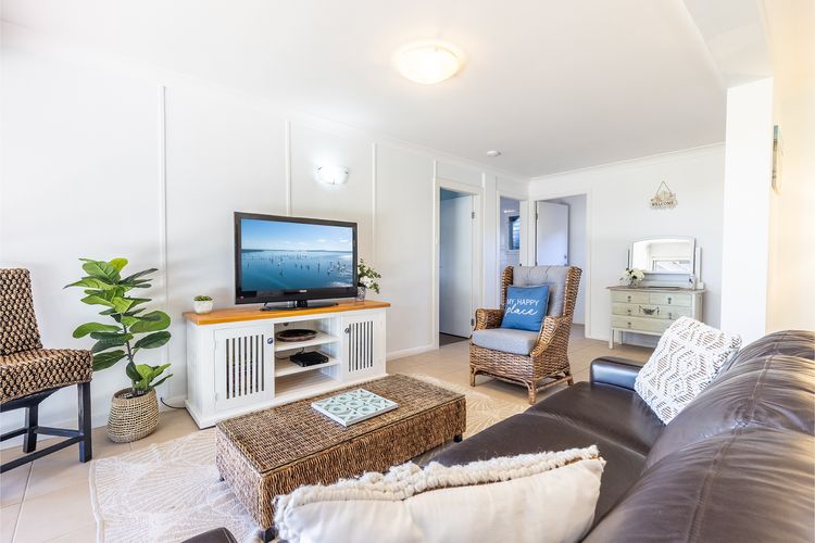 Blue Waters 7 Cook St – Dog Friendly and Water Views